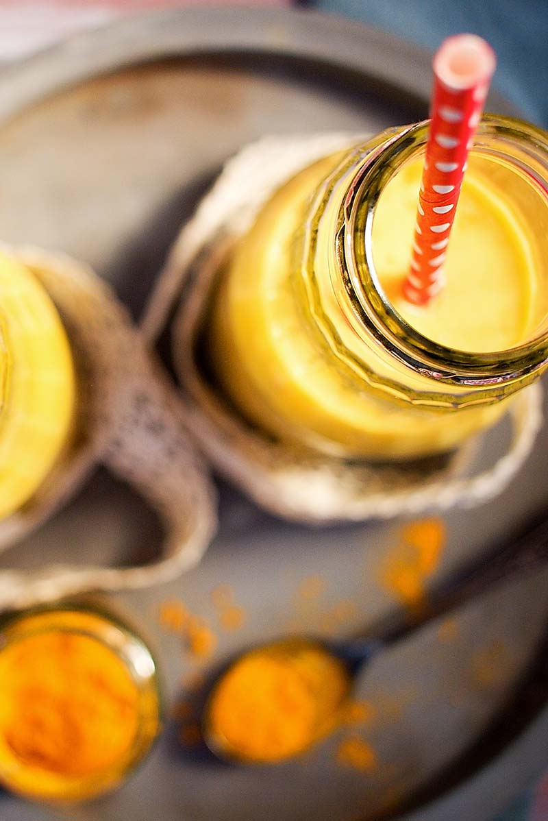Mango-Turmeric Swirl Smoothie
